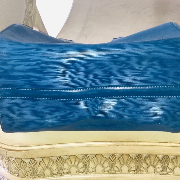 LOUIS VUITTON | Handbag - Picture 4 of 8